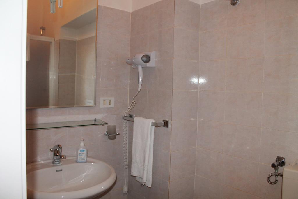 B&B Giorgia Airport Фьюмичино Экстерьер фото